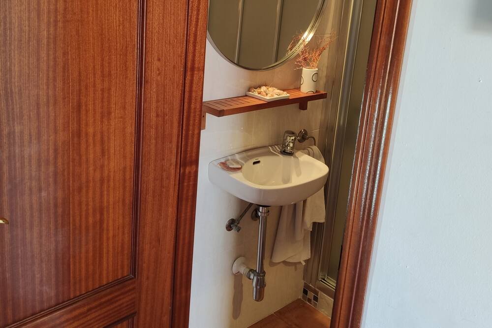 Photo of Bathroom in Islantilla
