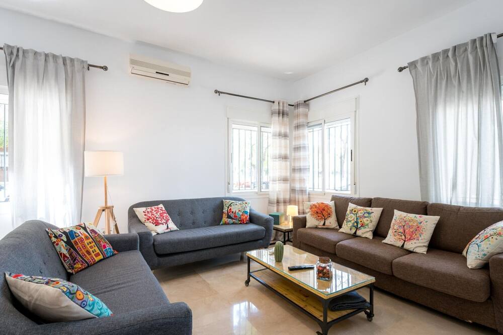 Photo of Livingroom in San Bernardo