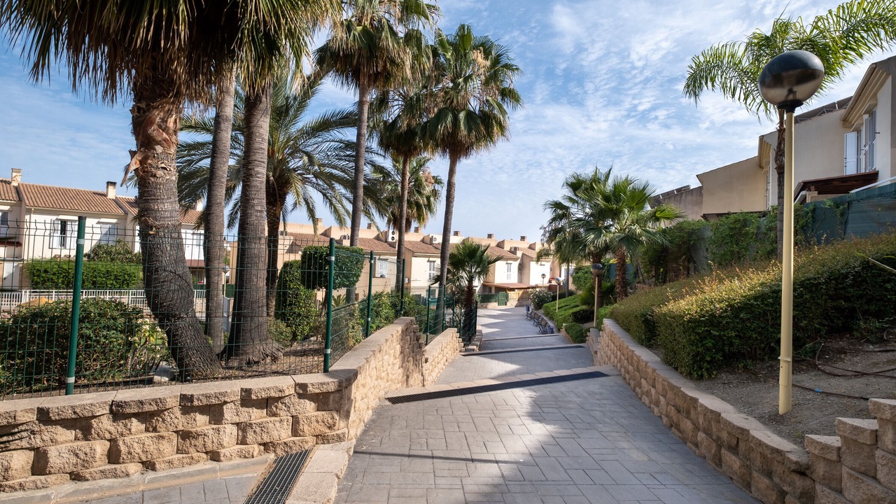 Photo of Outdoor in Benagalbon