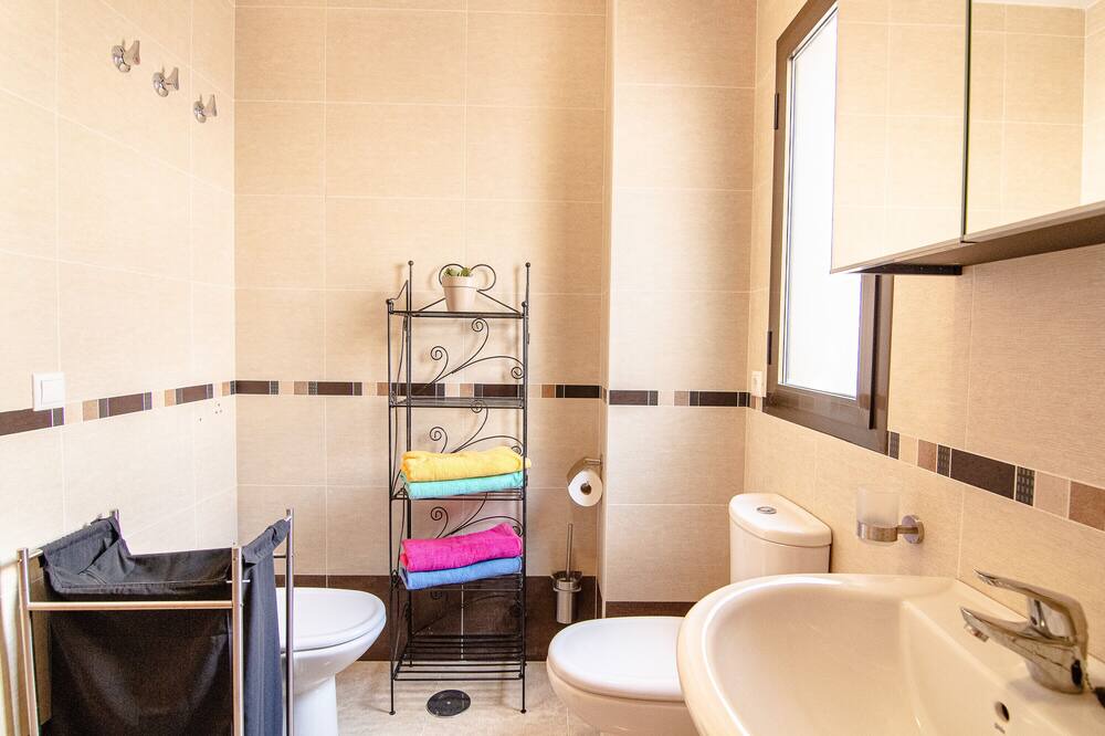 Photo of Bathroom in Enix
