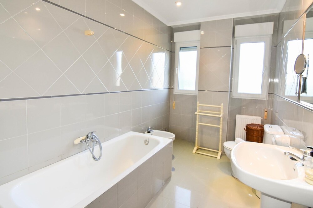 Photo of Bathroom in Gama