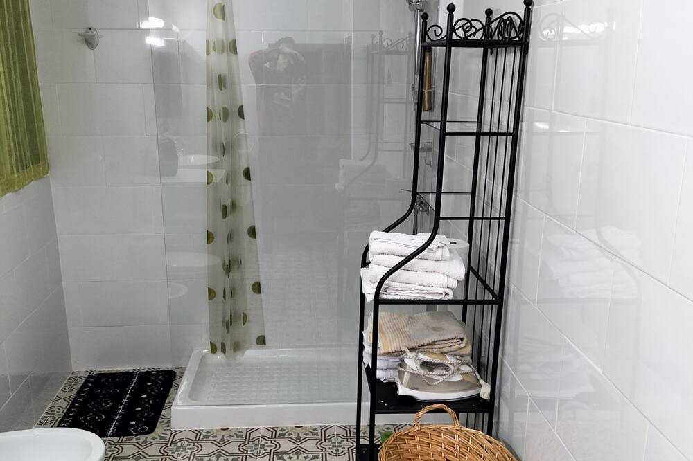 Photo of Bathroom in Benamahoma