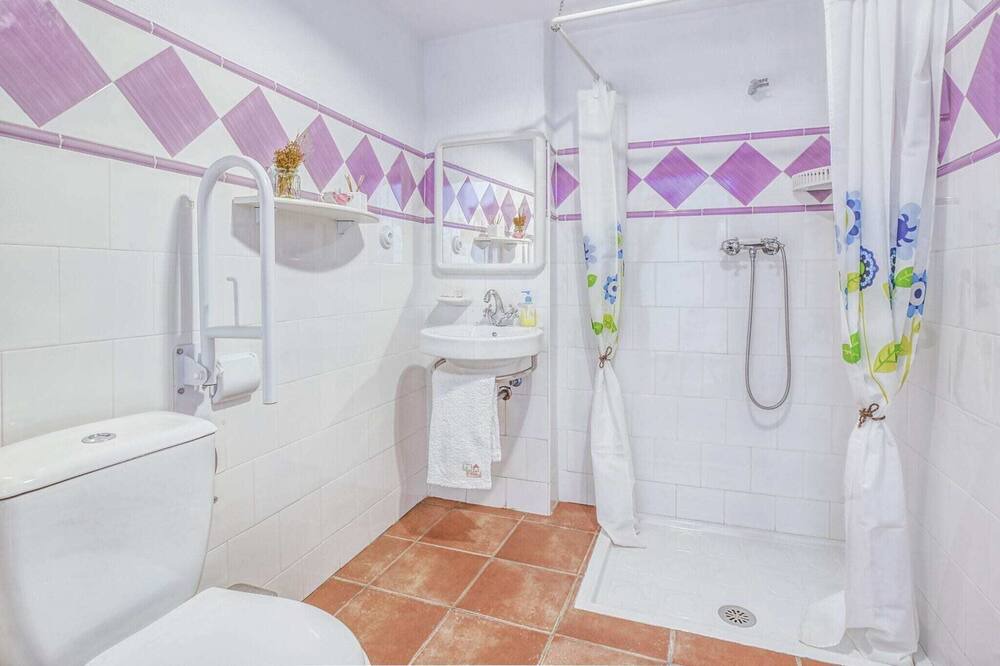 Photo of Bathroom in Carcabuey