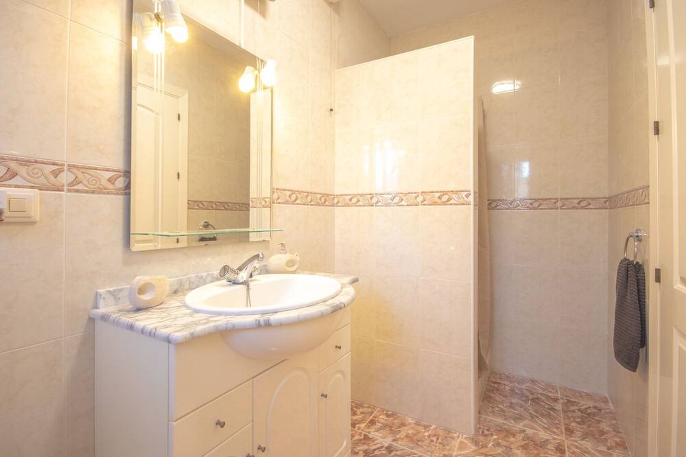 Photo of Bathroom in Guaro