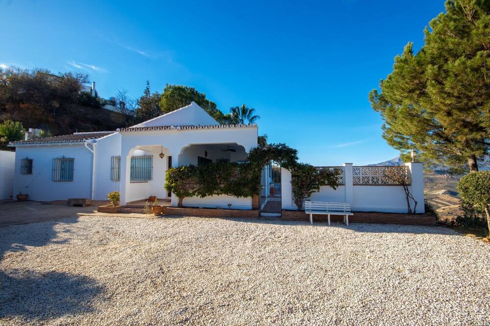 Photo of Outdoor in Guaro
