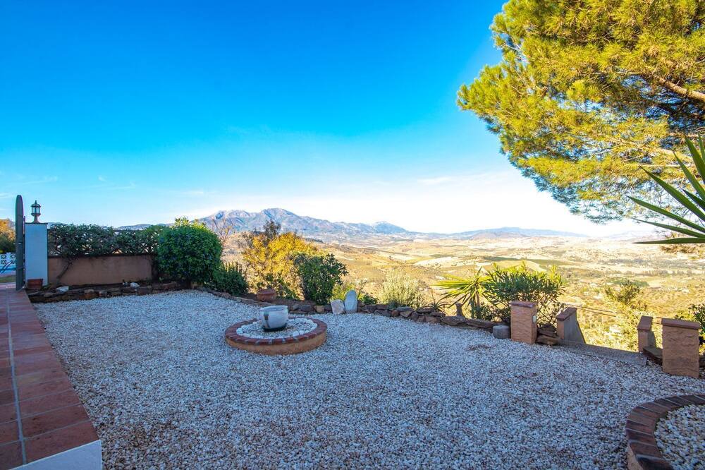 Photo of Outdoor in Guaro