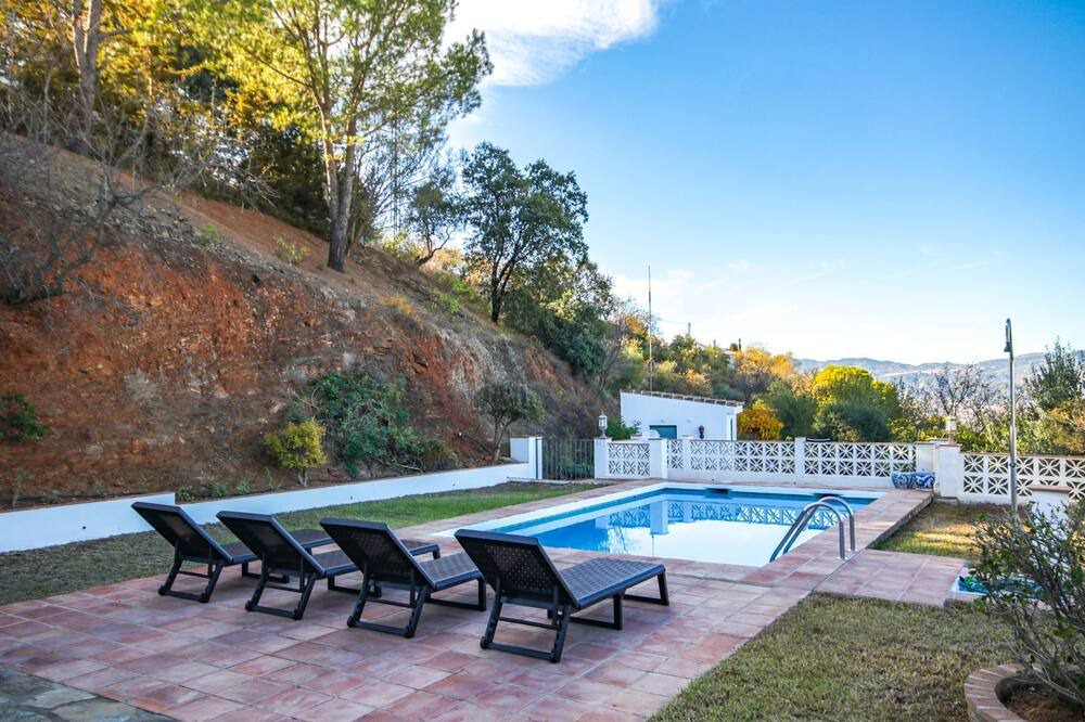 Photo of Outdoor in Guaro