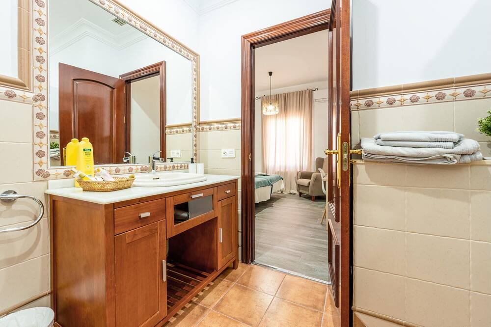 Photo of Bathroom in Salteras
