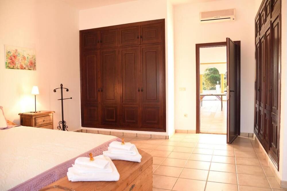 Photo of Bedroom in Lora Del Rio