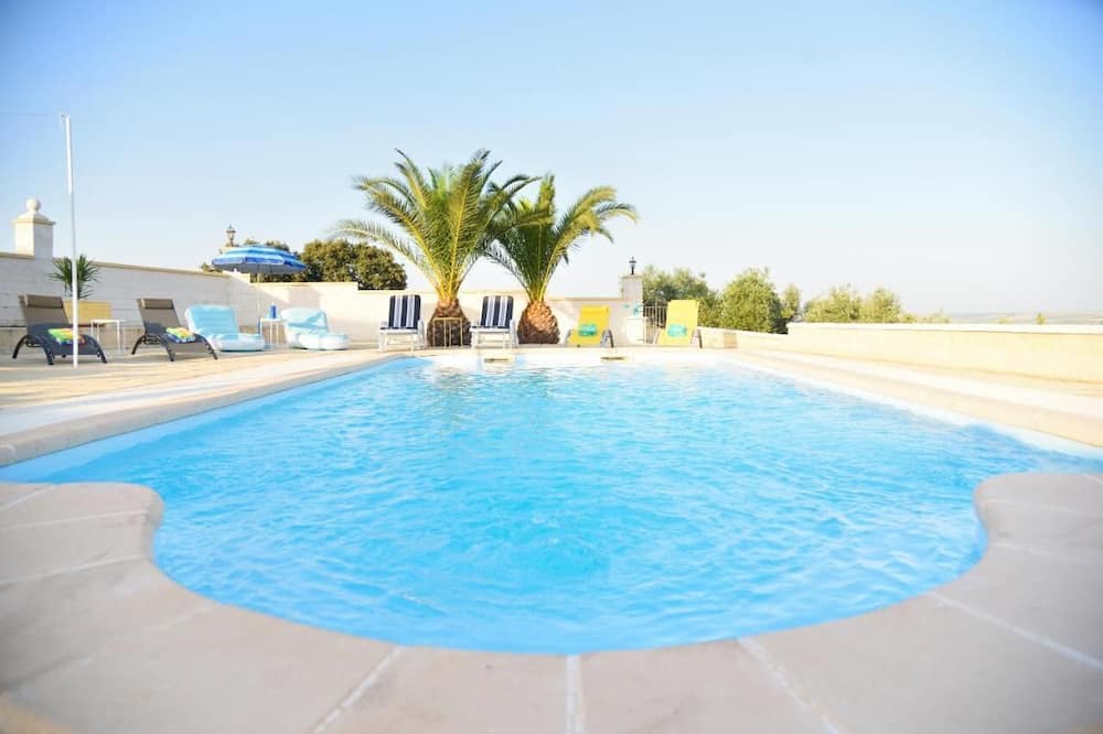 Photo of Outdoor in Lora Del Rio