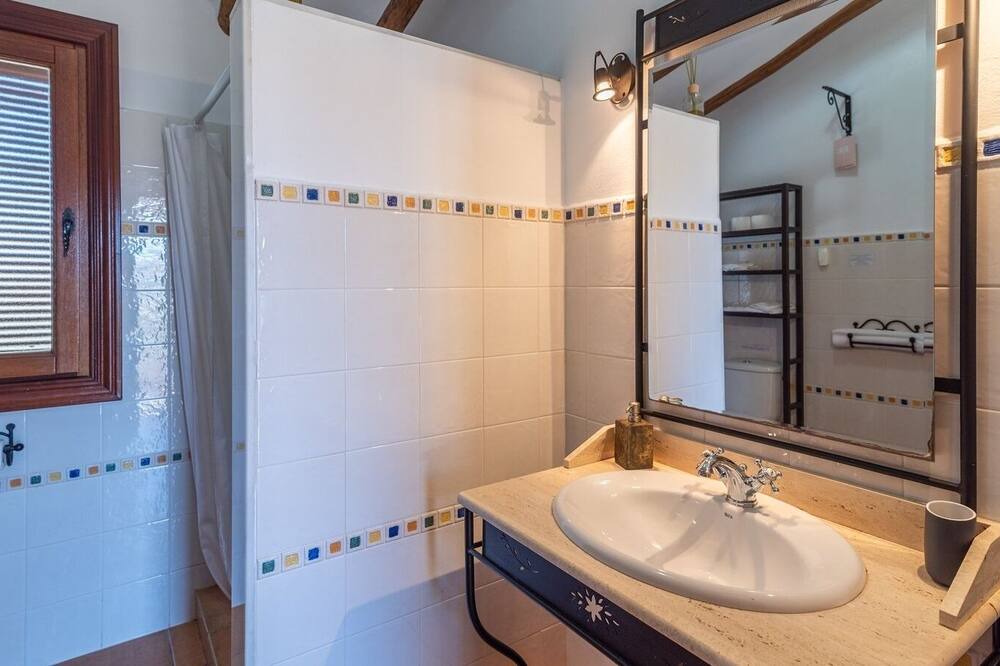 Photo of Bathroom in Santa Cruz del Comercio