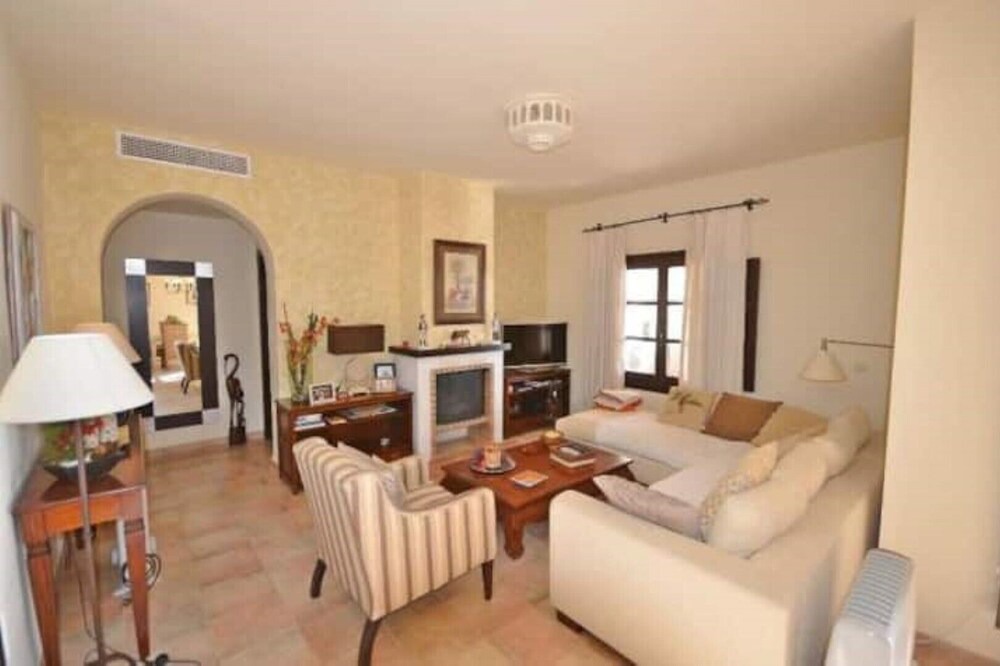Photo of Livingroom in Hacienda del Alamo