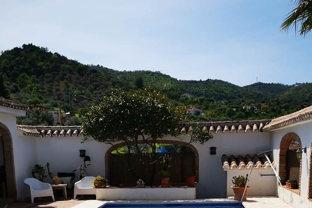 Photo of Outdoor in Guaro