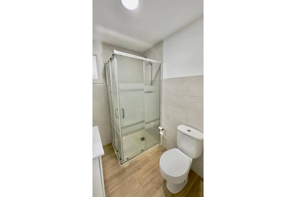 Photo of Bathroom in La Linea de la Concepcion