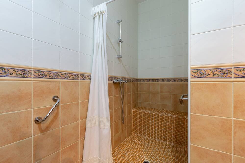Photo of Bathroom in Casarabonela