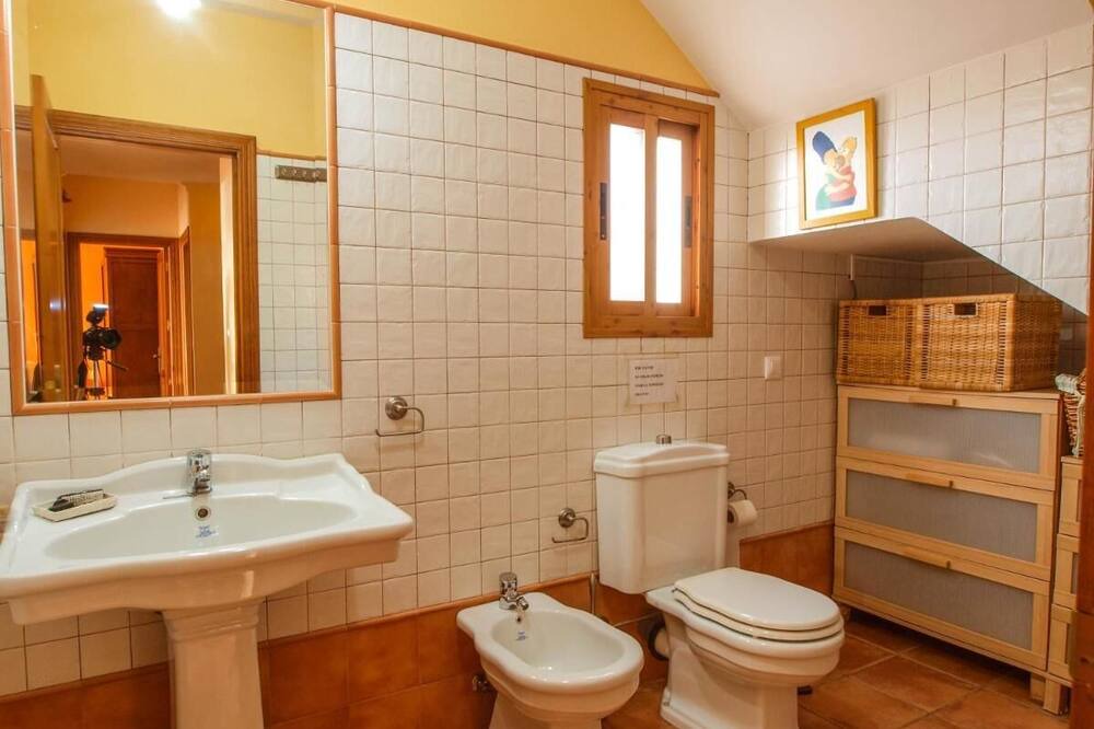 Photo of Bathroom in El Gastor