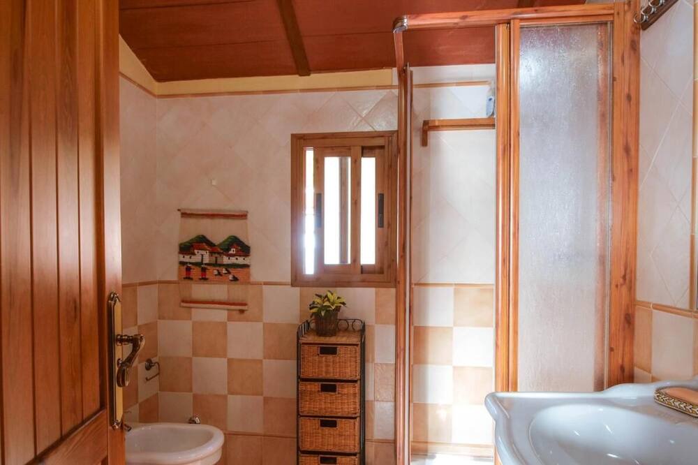 Photo of Bathroom in El Gastor