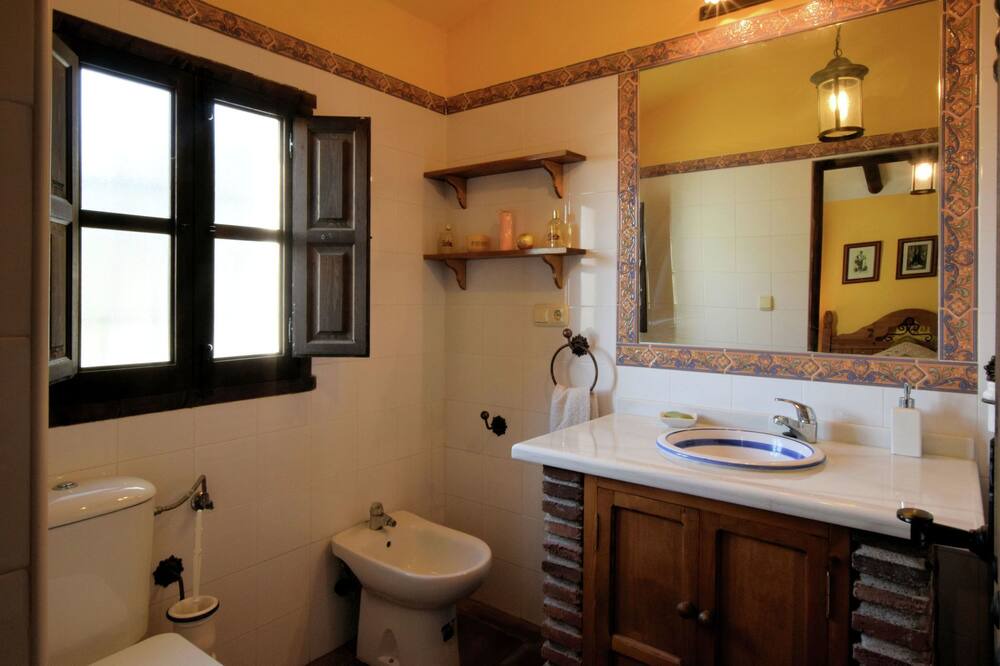 Photo of Bathroom in Canillas de Aceituno