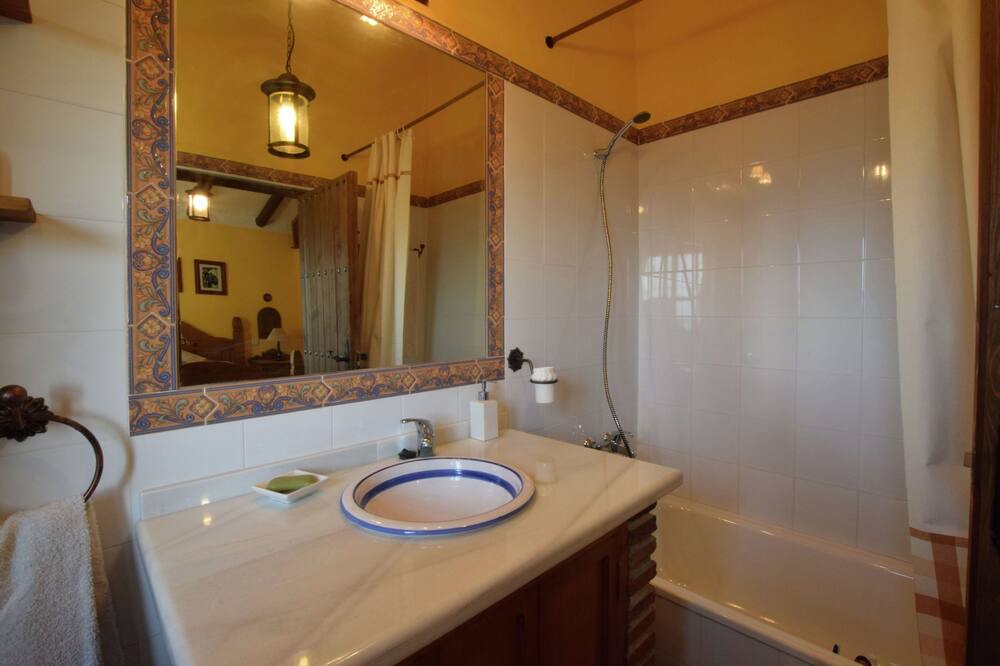 Photo of Bathroom in Canillas de Aceituno