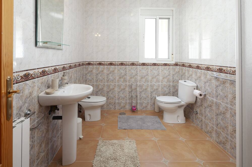 Photo of Bathroom in Alcaucin
