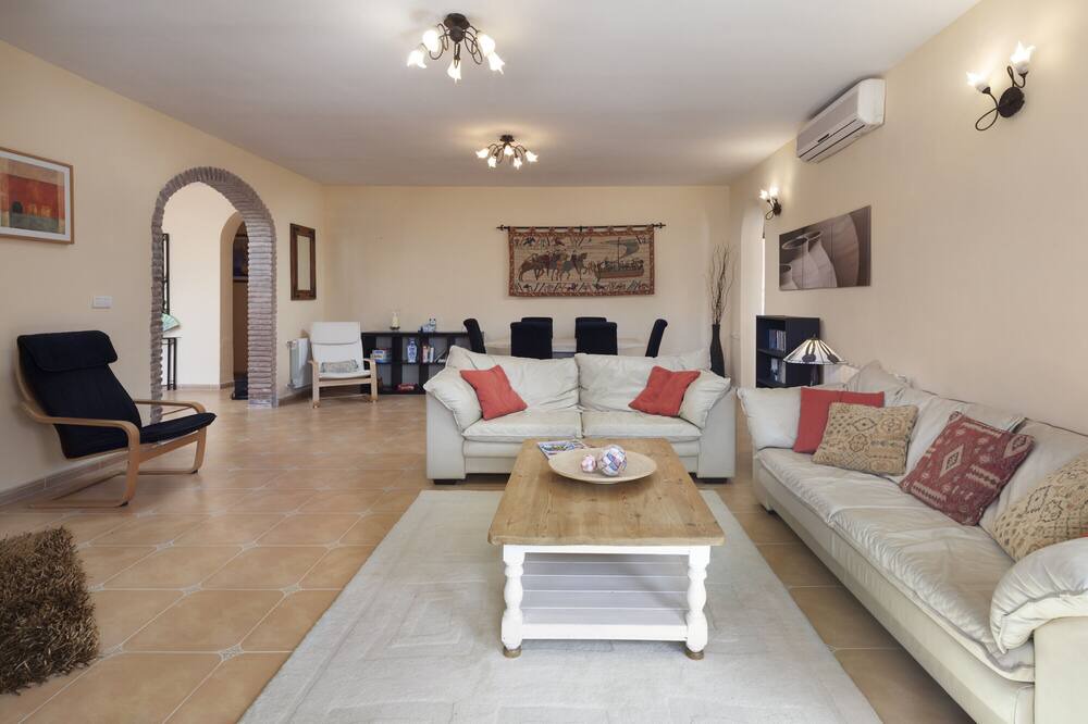 Photo of Livingroom in Alcaucin