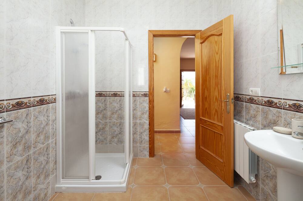 Photo of Bathroom in Alcaucin