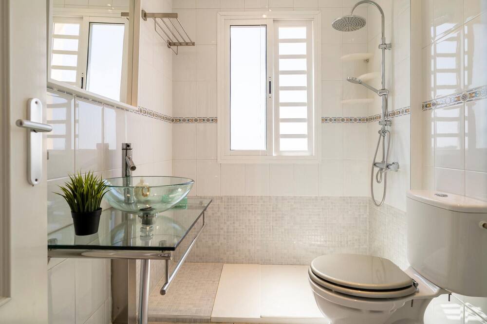 Photo of Bathroom in Benagalbon