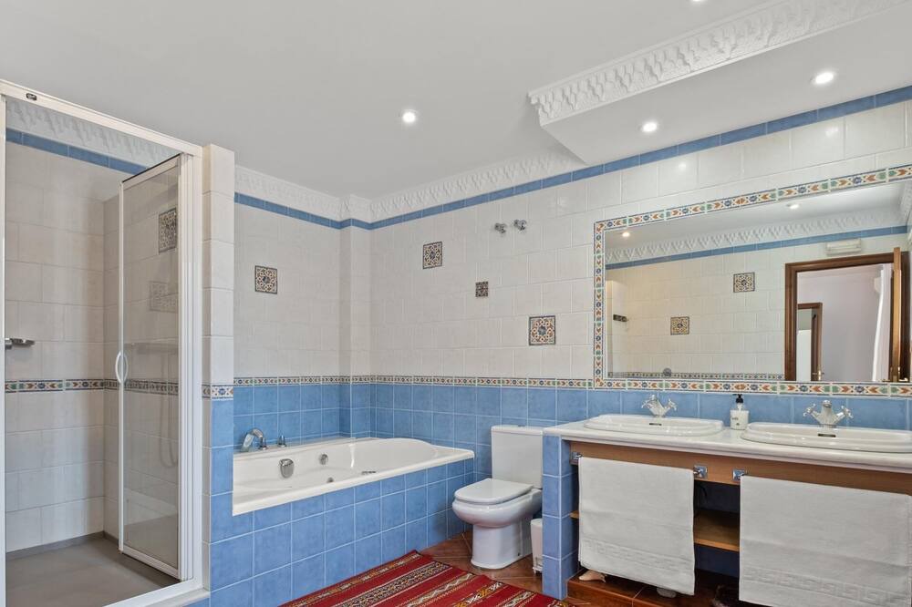 Photo of Bathroom in Campanillas