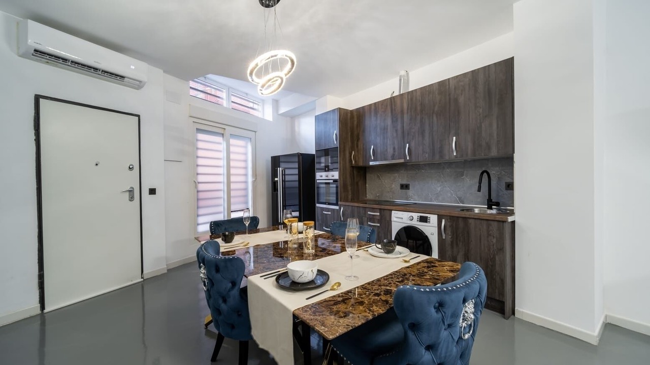 Photo of Kitchen in R.E.N.F.E.
