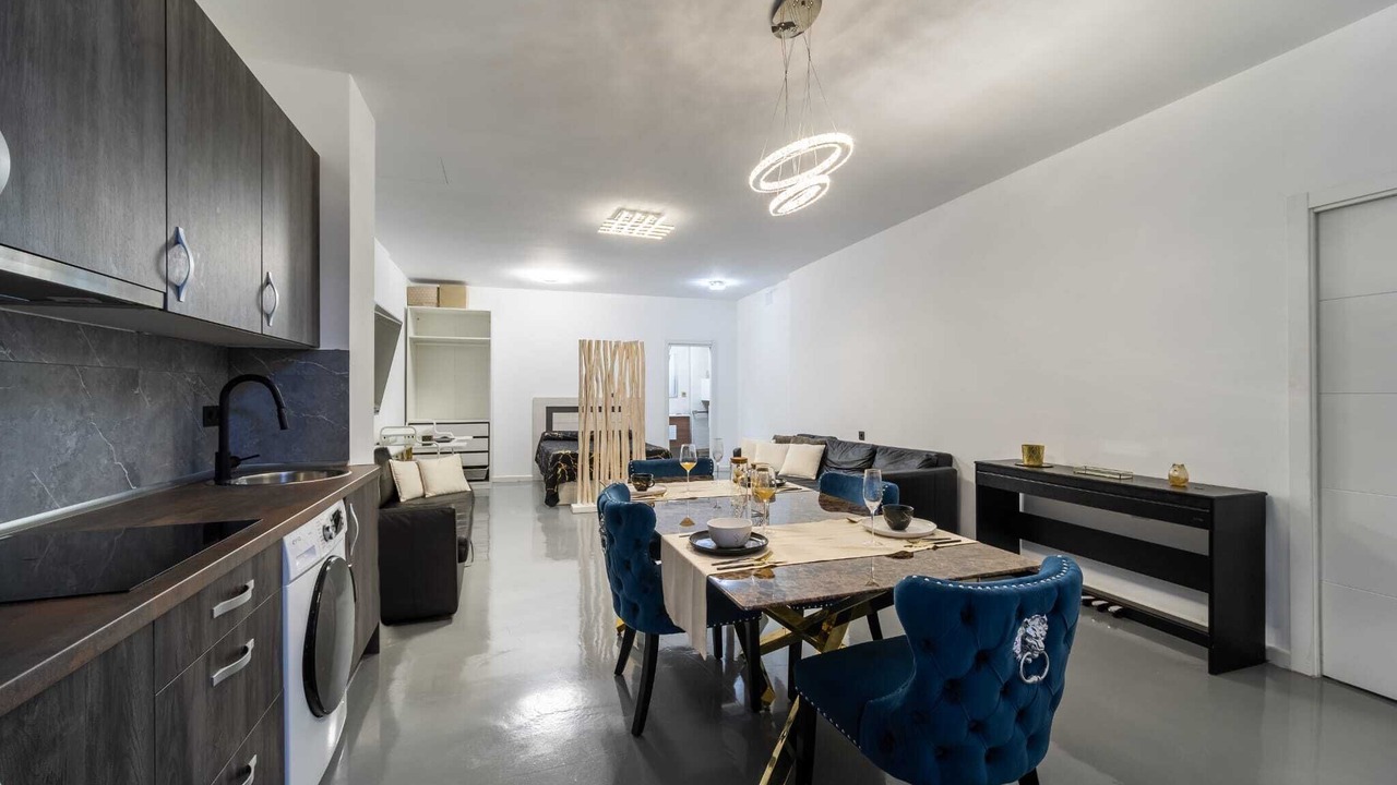 Photo of Kitchen in R.E.N.F.E.