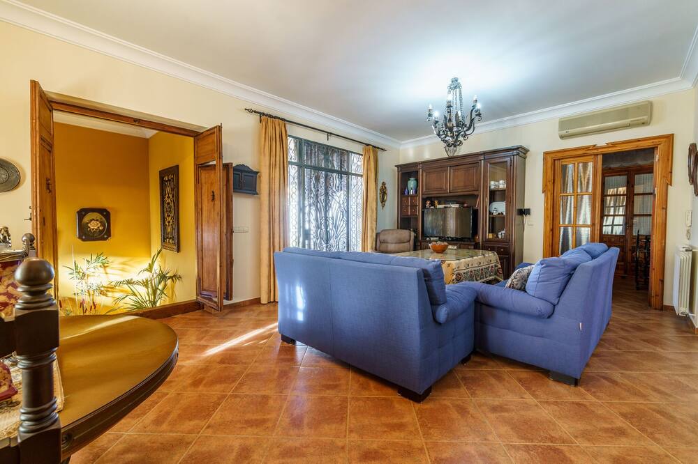 Photo of Livingroom in Alameda