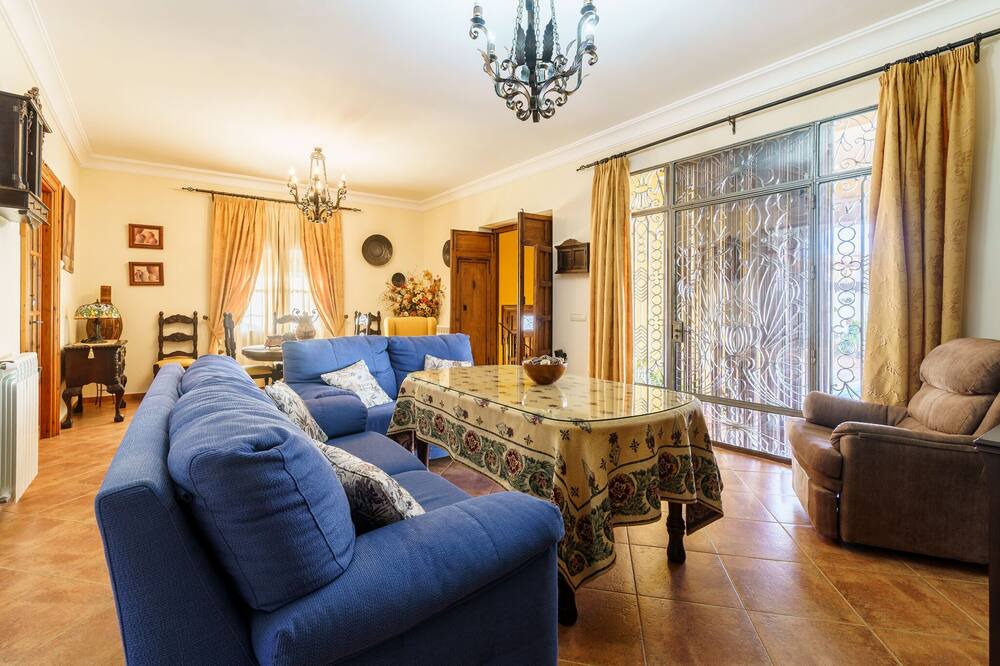 Photo of Livingroom in Alameda