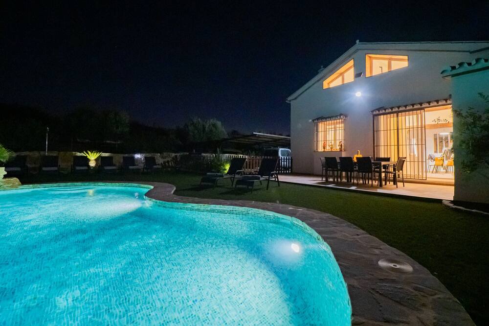Photo of Outdoor in Coin