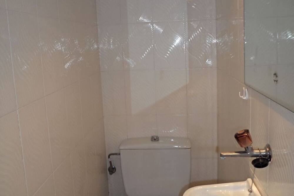 Photo of Bathroom in Nerja City Centre
