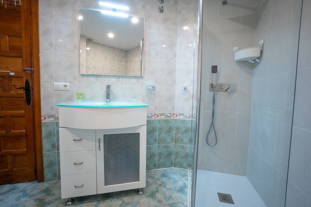Photo of Bathroom in Nerja City Centre