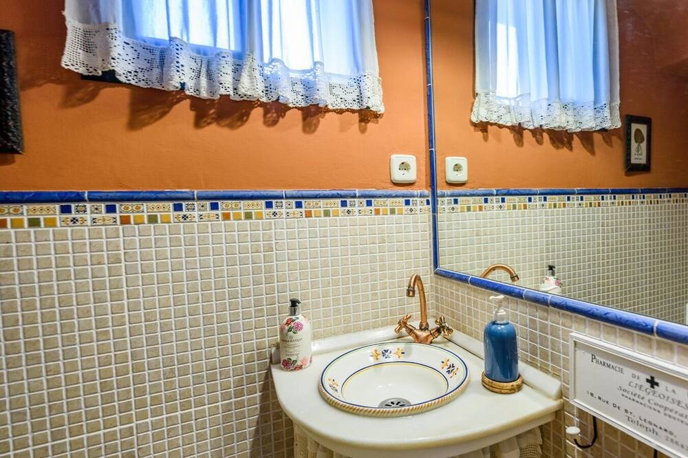 Photo of Bathroom in Las Jaras