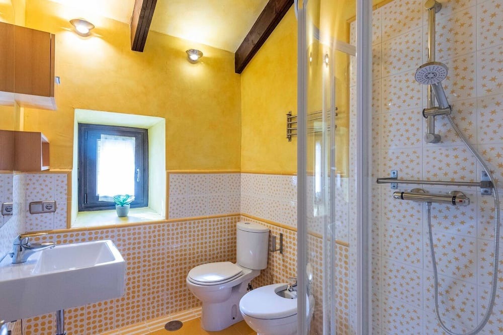Photo of Bathroom in Benadalid