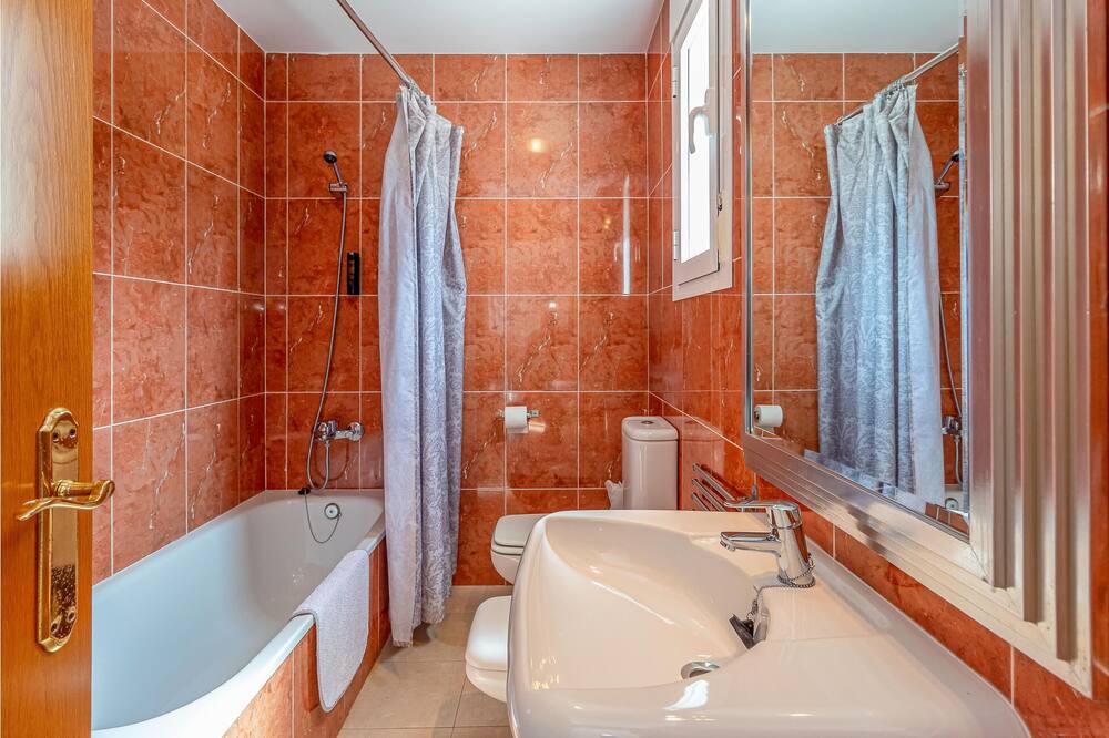 Photo of Bathroom in Benaojan
