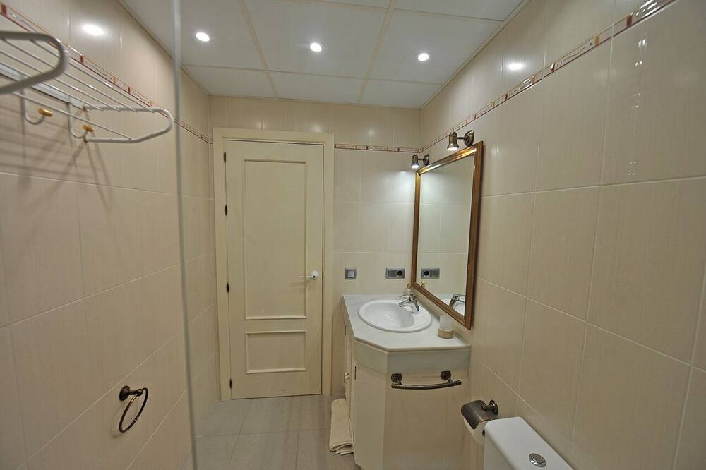 Photo of Bathroom in Rota