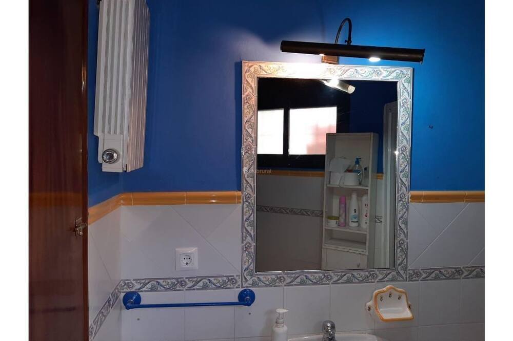 Photo of Bathroom in Cazalla De La Sierra
