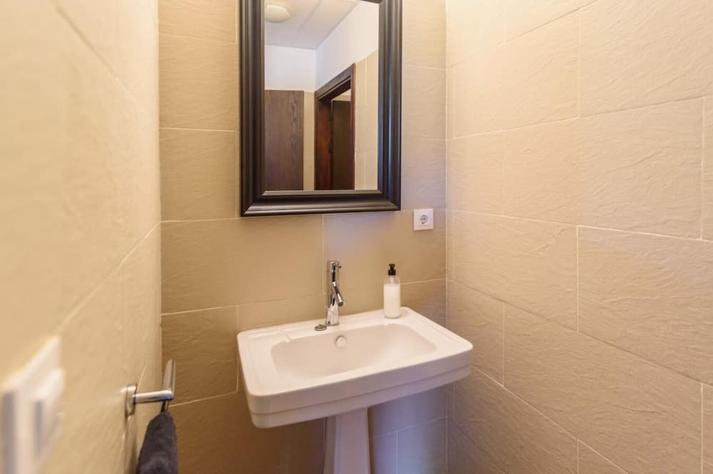 Photo of Bathroom in Constantina