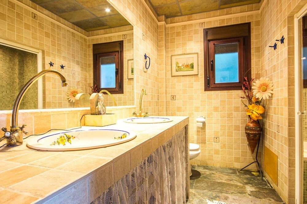 Photo of Bathroom in Canillas de Albaida