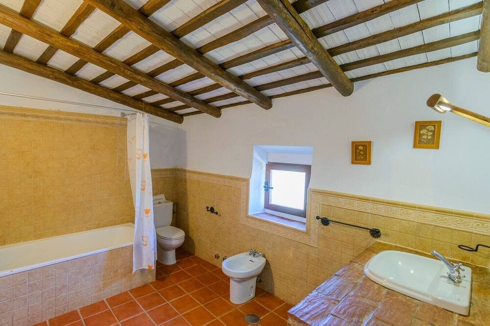 Photo of Bathroom in Cazalla De La Sierra