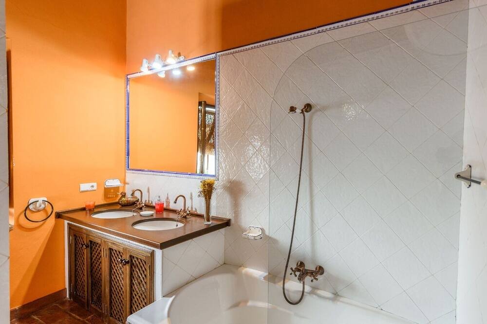 Photo of Bathroom in Santaella