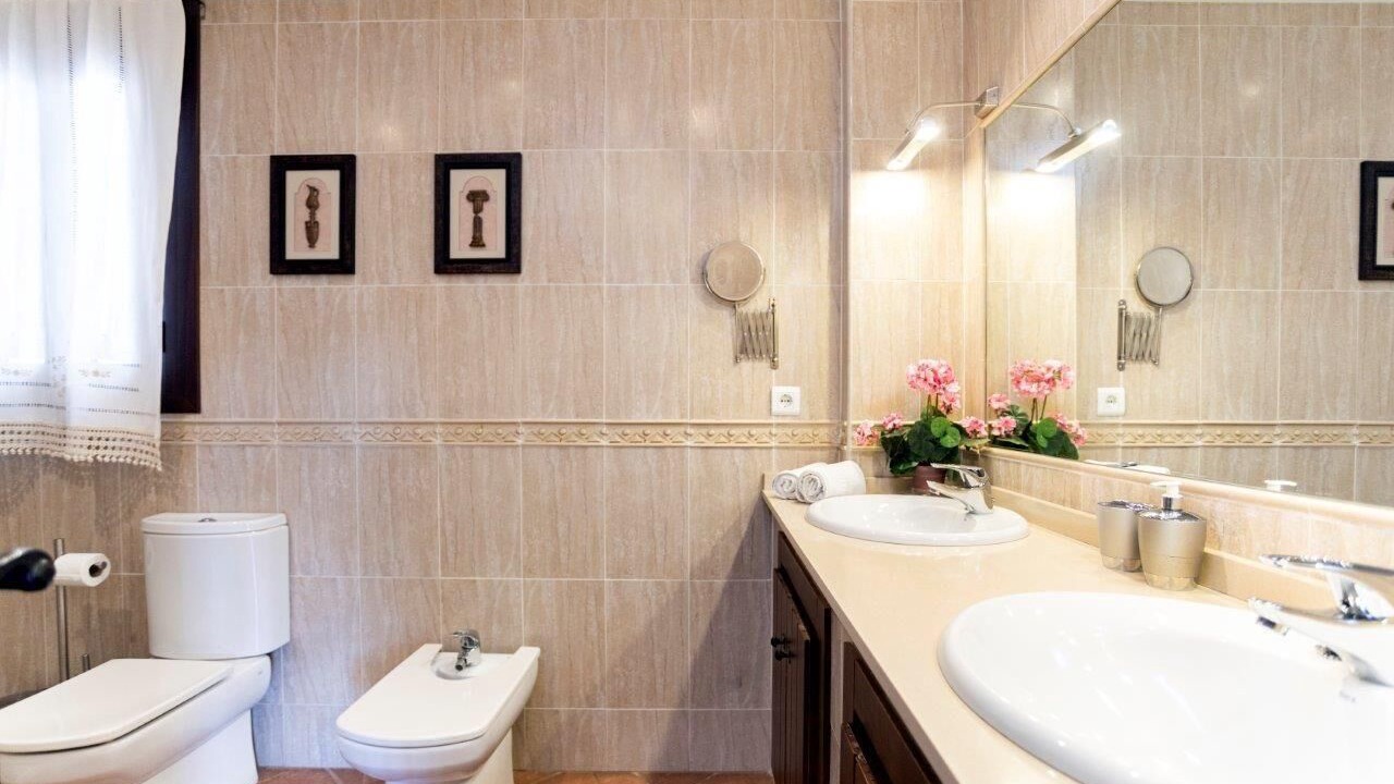 Photo of Bathroom in Alcaucin