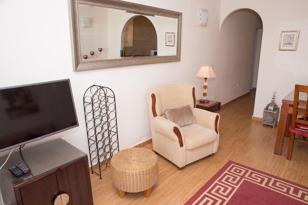 Photo of Livingroom in Vista de los Angeles-Rumina