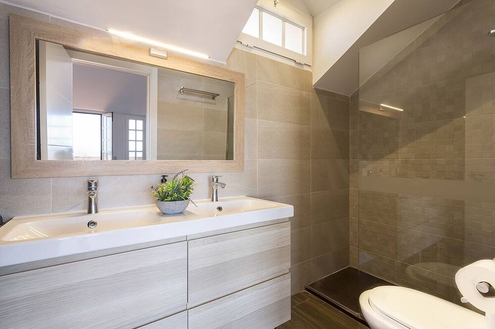 Photo of Bathroom in Rota