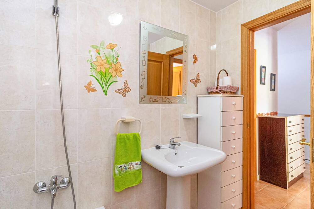 Photo of Bathroom in Benaojan