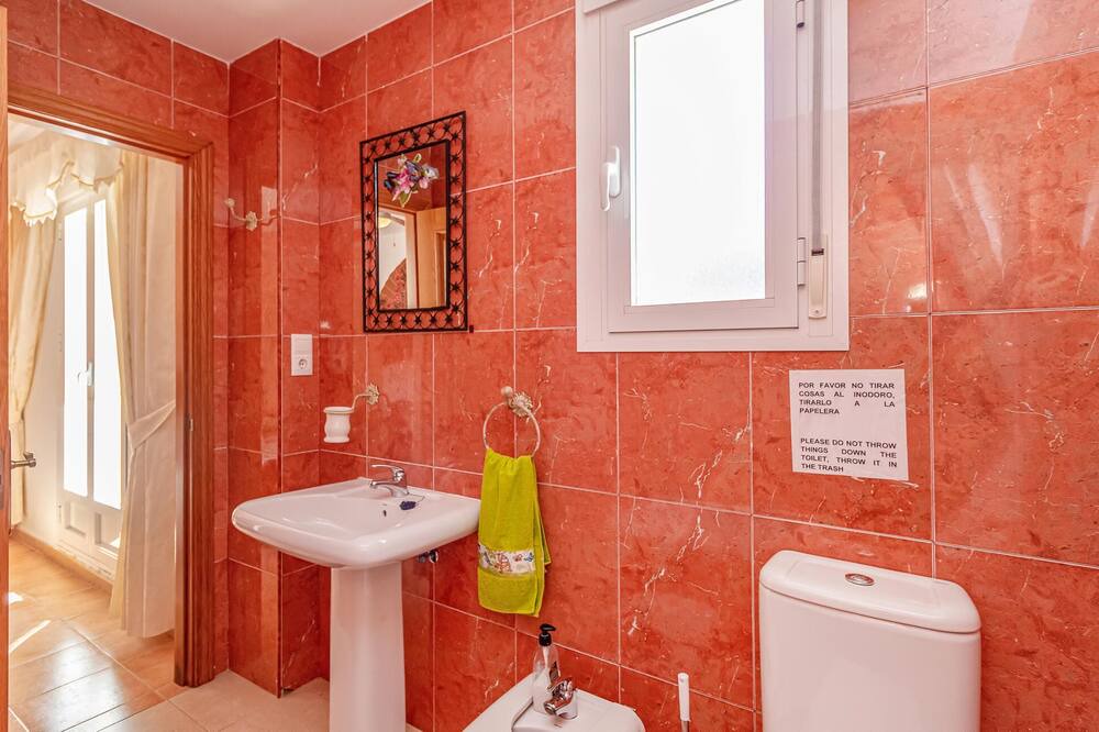 Photo of Bathroom in Benaojan