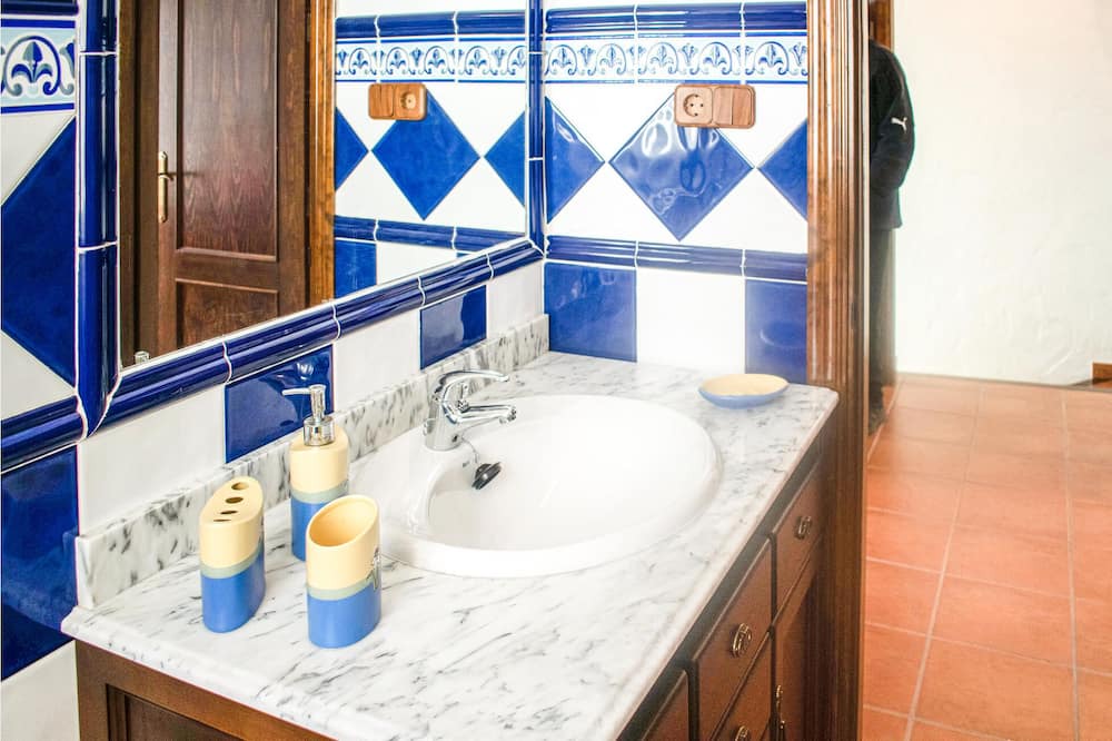 Photo of Bathroom in Jubrique